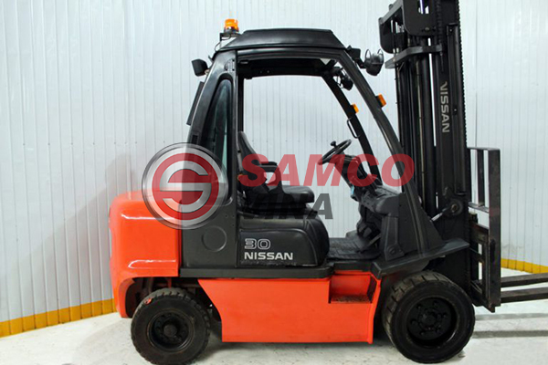 Xe nâng Nissan Diesel 3 tấn - Ảnh 2