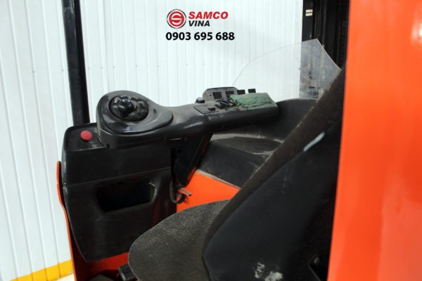 buồng điều khiển xe nâng điện đứng lái