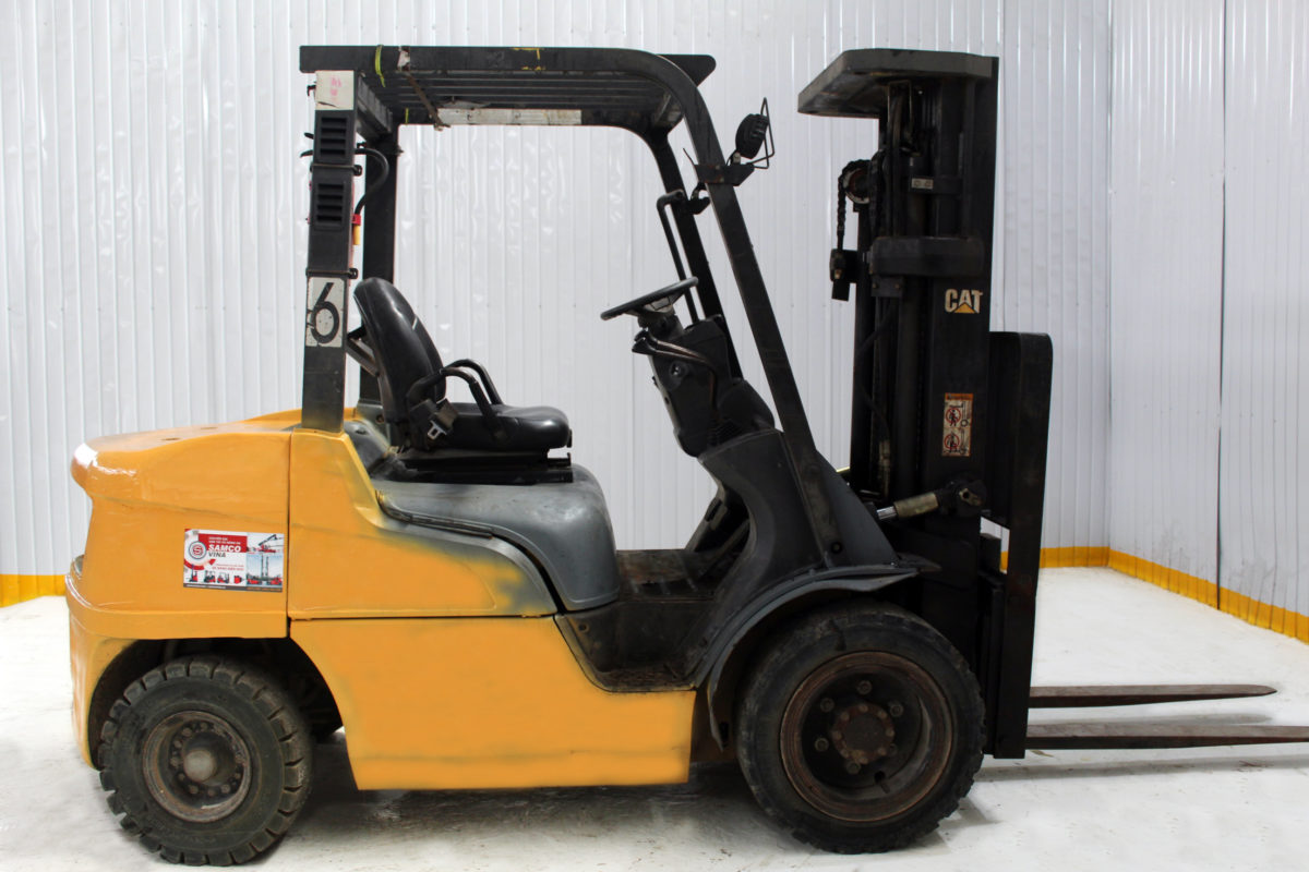 Xe nâng dầu cũ Caterpillar 3 tấn - Ảnh 3