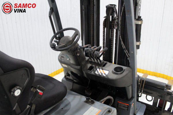 Khoang điều khiển xe nâng điện Toyota 3 tấn 6FB30