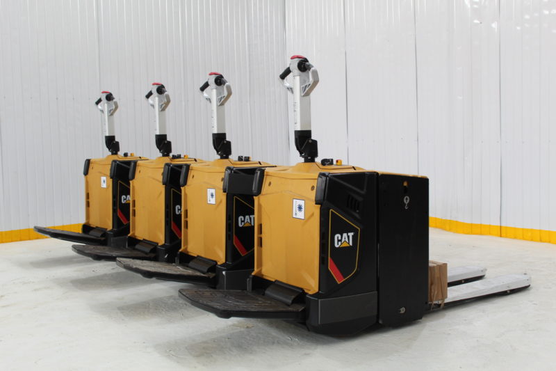 Xe nâng điện đứng lái CAT 2 tấn - Ảnh 4