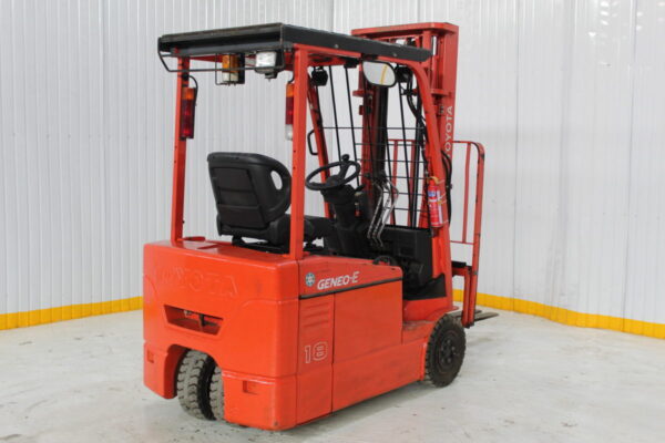 xe nâng điện toyota 1.8 tấn