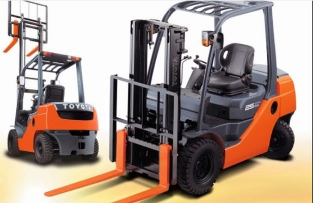 xe nâng dầu toyota 2.5 tấn