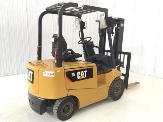 Xe nâng điện CAT 2.5 tấn