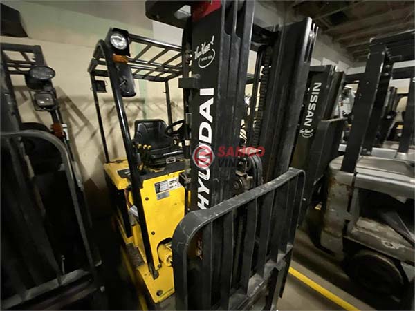 Xe nâng hàng Hyundai 2.5 tấn - Ảnh 2