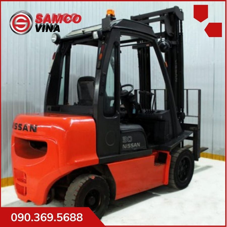 Xe nâng Nissan Diesel 3 tấn