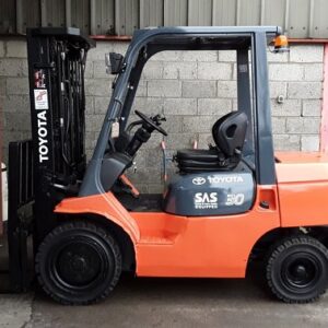 xe nâng điện Toyota 3 tấn