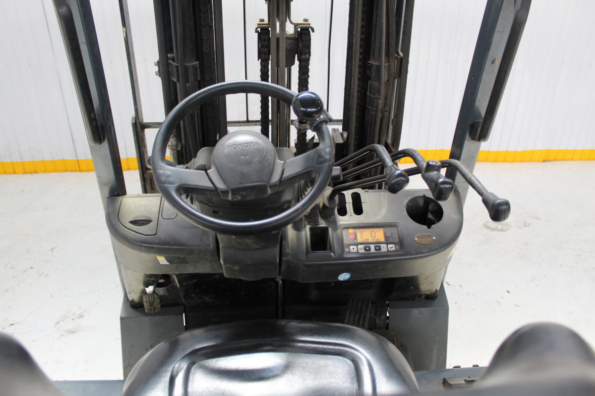Xe nâng điện ngồi lái cũ Toyota 2.5 tấn - Ảnh 3