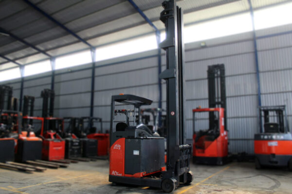 Xe nâng kệ Linde 1.6 tấn