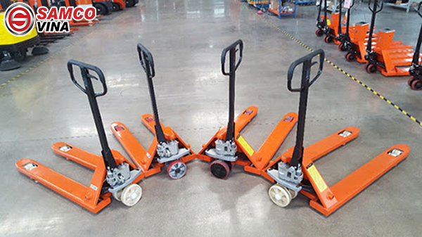 xe nâng tay thấp 2 tấn