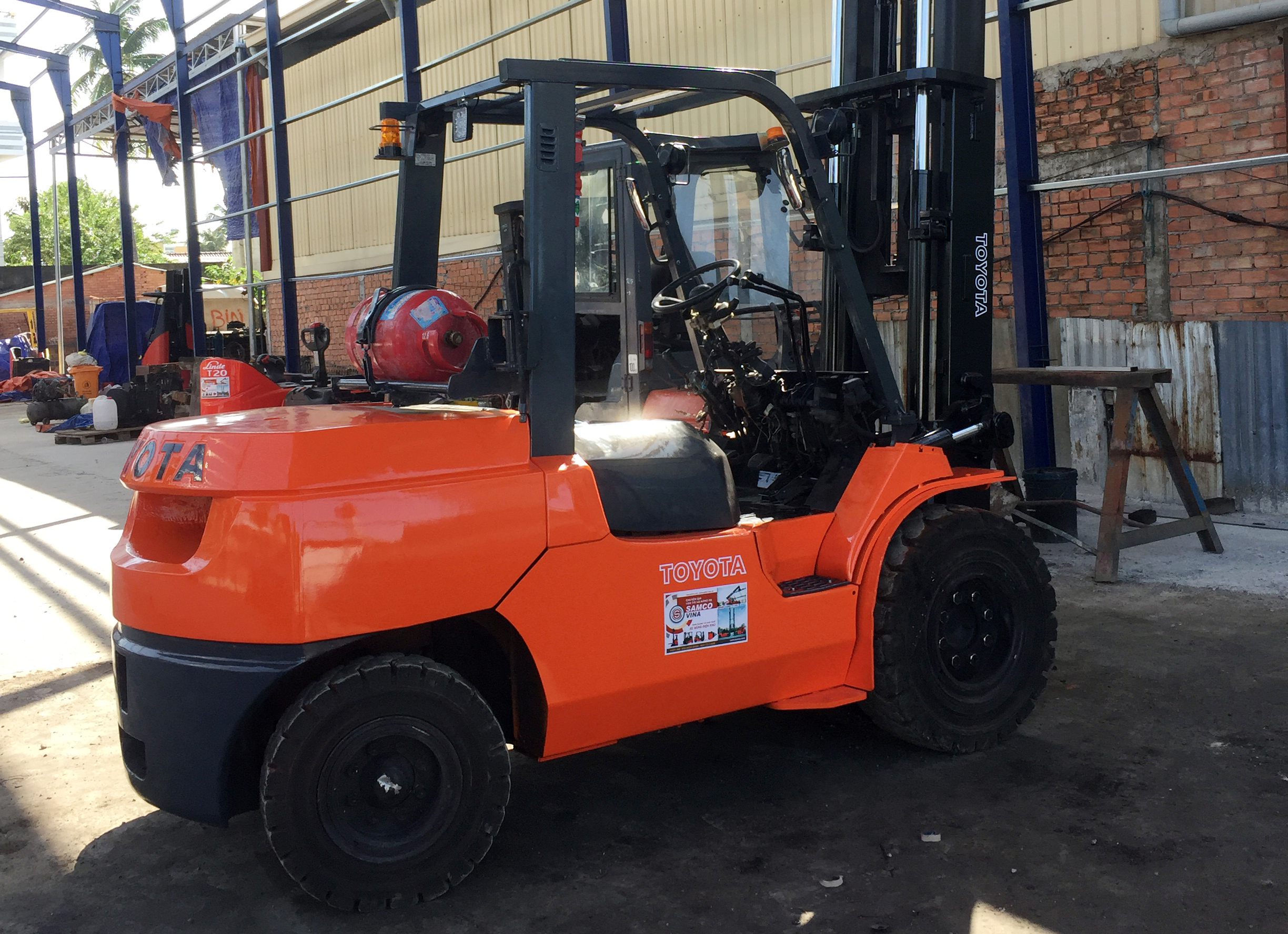 Xe nâng gas Toyota 4.5 tấn - Ảnh 3
