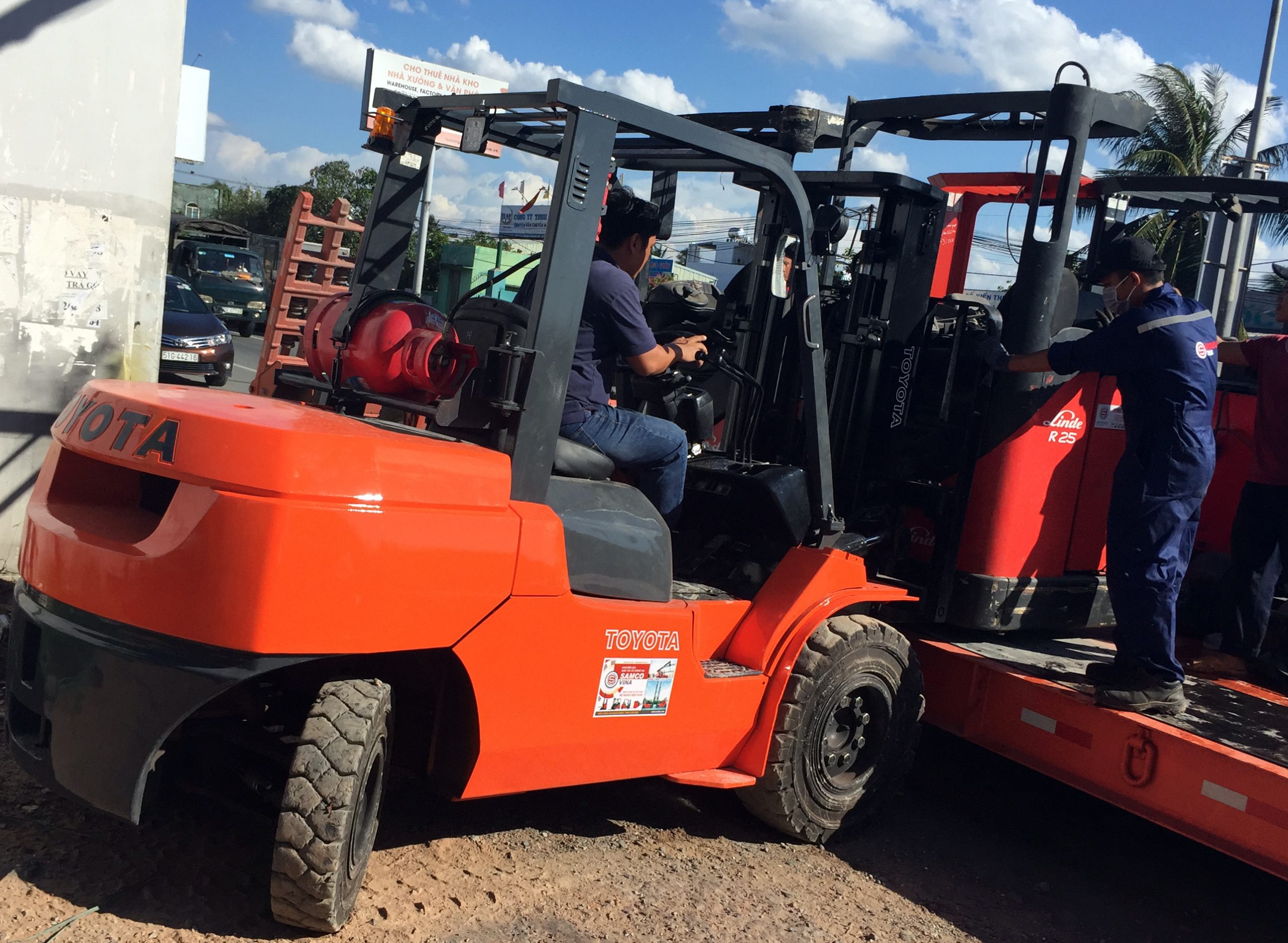 Xe nâng gas Toyota 4.5 tấn - Ảnh 2