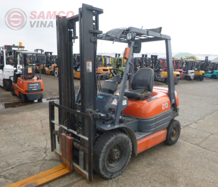 Xe nâng toyota 2 tấn