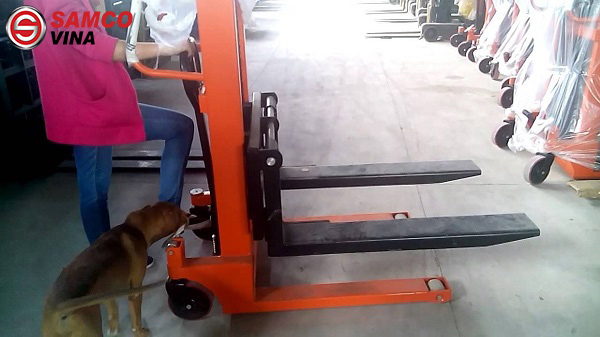 hệ thống thủy lực xe nâng tay cao 1 tấn