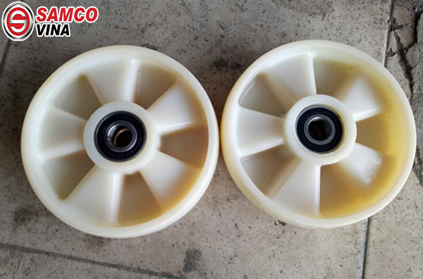 bánh xe nâng tay nilon