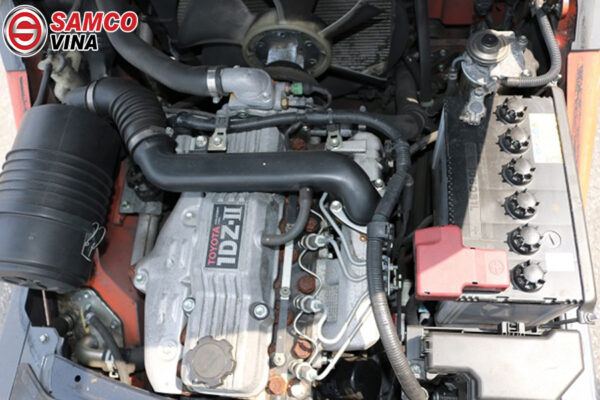 Động cơ xe nâng Toyota mạnh mẽ hoạt động bền bỉ