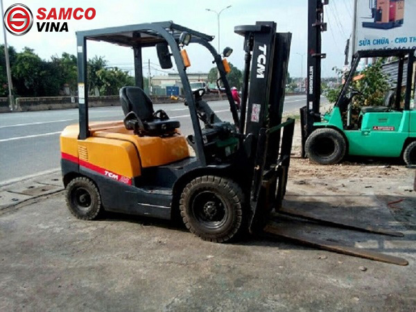 giá xe nâng tcm 3 tấn