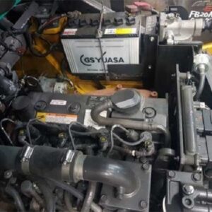 khoang động cơ xe nâng dầu komatsu 3.5 tấn