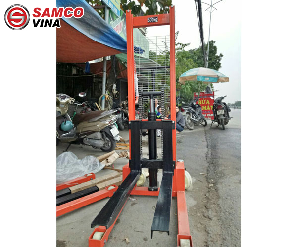 lưu ý sử dụng xe nâng tay cao 500kg