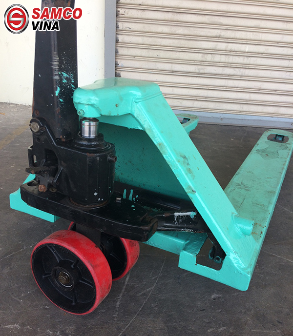 vị trí lắp đặt bánh xe nâng tay