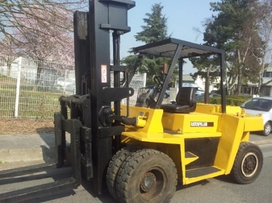 xe nâng dầu caterpillar 7 tấn