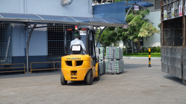 Xe nâng dầu Hyundai 5 tấn với công nghệ hiện đại, cung cấp cho bạn hiệu suất và năng suất cao nhất.