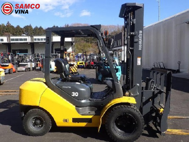 xe nâng dầu komatsu 3 tấn