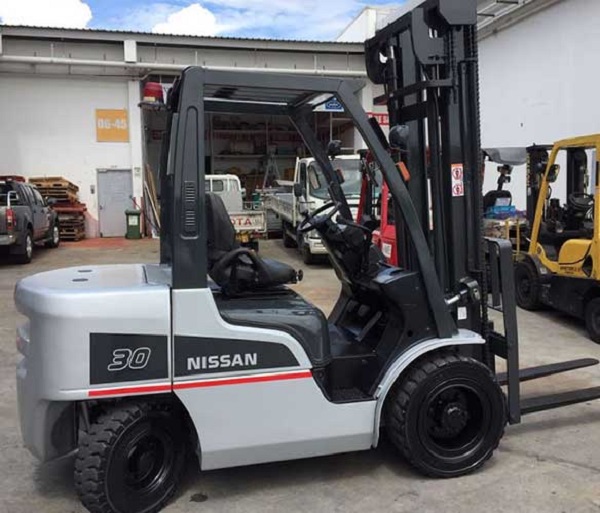 Xe nâng dầu Nissan 3 tấn YGJ02A30