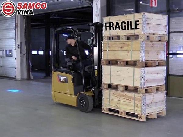 xe nâng điện catepillar