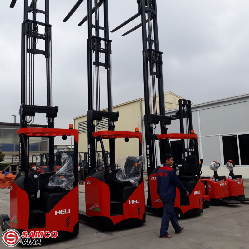 xe nâng reach truck