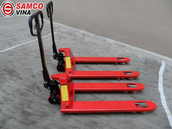 xe nâng tay 2.5 tấn