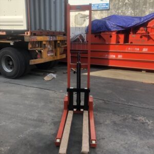 xe nâng tay cao vận chuyển hàng