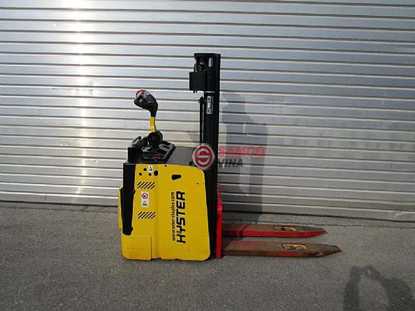 Xe nâng bán tự động Hyster 1.5 tấn - Ảnh 3