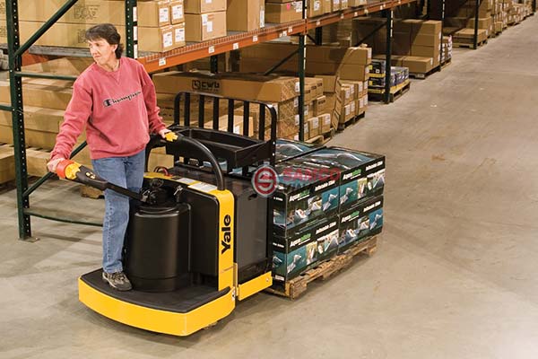 Xe nâng bán tự động Yale MPE 060/080-F