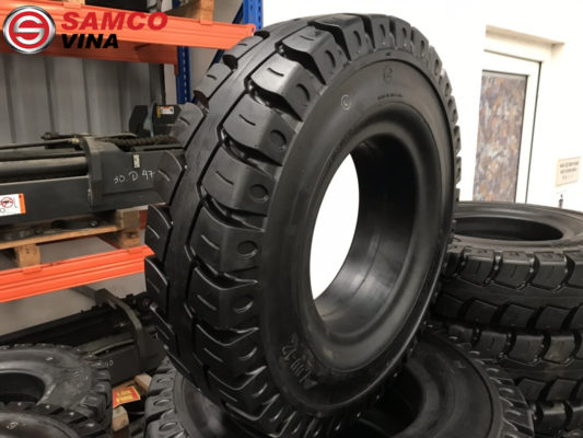 lốp trước xe nâng