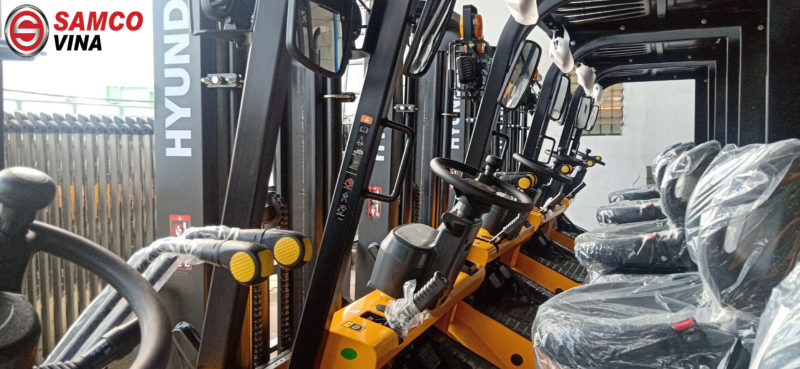 xe nâng dầu 2 tấn