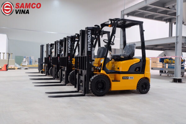 xe nâng điện ngồi lái