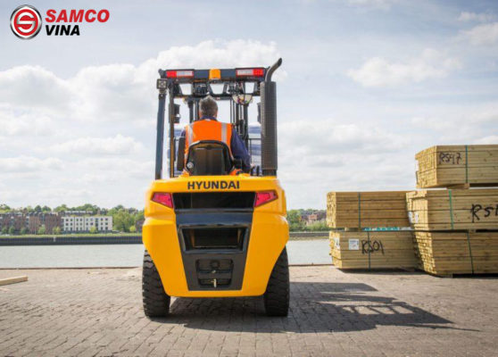 xe nâng điện ngồi lái