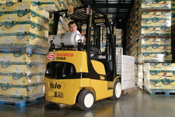 Xe nâng điện Yale GP040-070VX