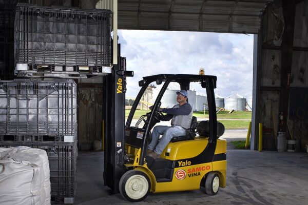 Xe nâng điện Yale GC 050LX