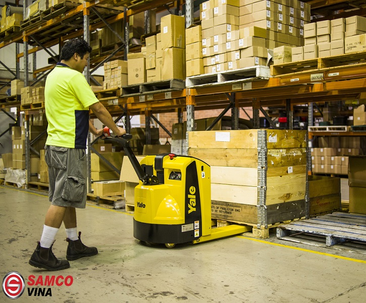 Xe nâng bán tự động Yale MP20 - Ảnh 2