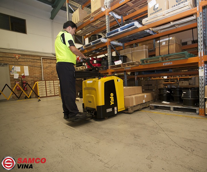 Xe nâng bán tự động Yale MP20AP - Ảnh 3