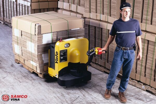 Xe nâng điện Yale MPB040-E
