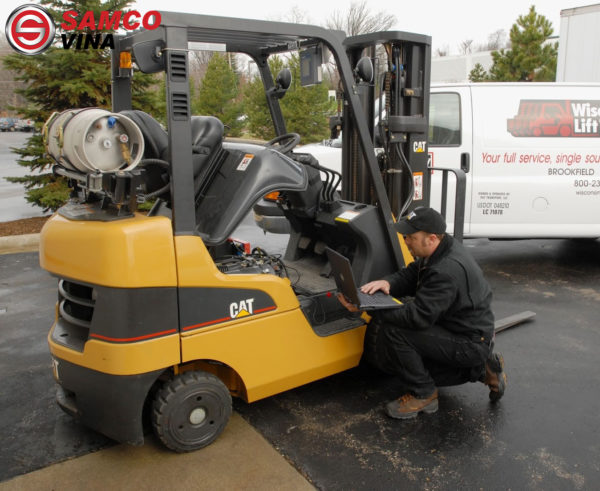 xe nâng nhật bản