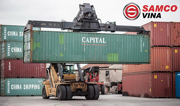 Xe nâng hàng container