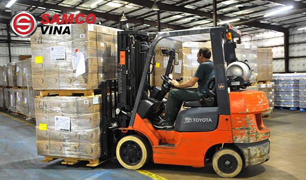 Có nên sử dụng xe nâng