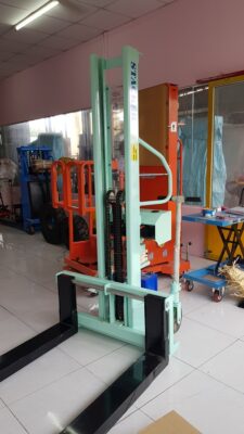 Xe nâng bán tự động OPK SD1500-15