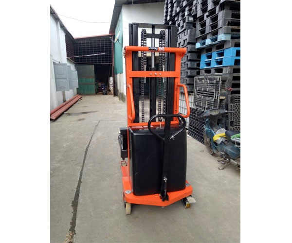 Xe nâng bán tự động CTD10/25