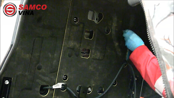 Kiểm tra bu lông, tắc kê xe nâng