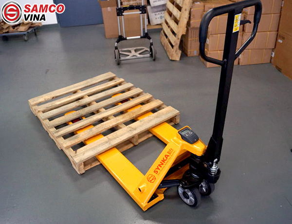 Cách sử dụng xe nâng tay an toàn